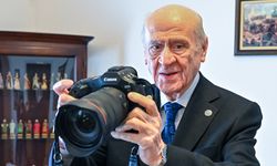 Devlet Bahçeli foto muhabir oldu: Gazetecilerin fotoğrafını çekti
