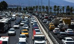 İzmirliler dikkat: Bu yolda trafik akmıyor!