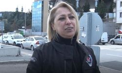 Annelik refleksi: Ankara’daki güvenlik görevlisi koltukta uyuyan çocuğun üstünü örttü