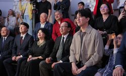 Dimash Kudaibergen’in “Bir Ses – Bin Ülke” sergisi Almatı’da açıldı