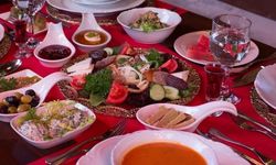 Sağlık Bakanlığı uyardı: İftarda hızlı yemek sindirimi bozuyor!