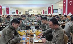 MSB paylaştı: Mehmetçik ilk iftarını görev başında açtı