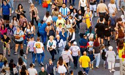 Genç Nüfus Geriliyor, Türkiye Yaşlanma Sürecine Giriyor: Demografide Kritik Eşik