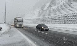 Kar yağışı başladı, kritik uyarı geldi: Ankara-Bolu yolunda son durum