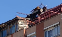 Ankara Maltepe'de korkutan görüntü: Çatıya istiflenen malzeme tehlike saçıyor