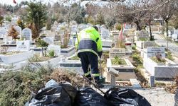 Erdal Beşikçioğlu alkış topladı: Etimesgut’ta mezarlıklar bayrama hazır