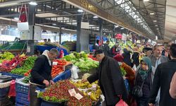 Ankara Hal'de fiyatlar güncellendi: Kestane 300 TL, çilek ve ayva 150 TL