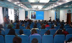 Sultan Raev'den Astana’da Türk dünyası edebiyatına özel konferans