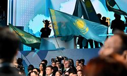 Kazakistan halkı yeni anayasaya 'evet' dedi