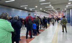 Kızılay Metro İstasyonu’nda iftar hareketliliği