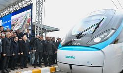 Türkiye'nin ilk milli hızlı treni 240 kilometre hıza ulaştı