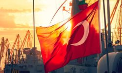 Hürmüz Boğazı'ndaki Türk bayraklı gemilere uyarı!