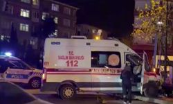 Ankara’da korkutan kaza: Ambulansla araç çarpıştı, yaralılar var