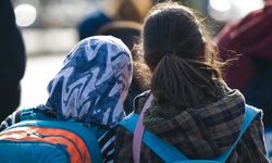 Azerbaycan’da okullarda başörtüsü yasağı tartışması: Veliler tepkili