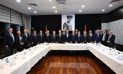 Ankara'daki CHP'li başkanlar toplantıda: Özgür Özel de katıldı