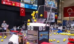 Etimesgut’ta dev organizasyon: Robotlar yarıştı, gençler kazandı