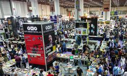 İzmir Kitap Fuarı’nda yoğunluk: Kültürpark doldu taştı