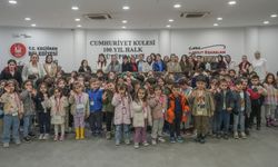 Minik öğrenciler kitaplarla buluştu: Keçiören’de kütüphane gezisi