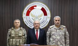 Bakan Güler’den kritik açıklama: Bölgede savaş riski hâlâ devam ediyor