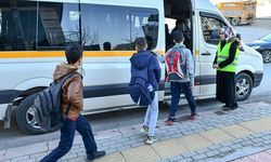 Etimesgut’ta okul servisleri mercek altında: 4 araç trafikten men edildi