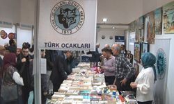 Ankara Kitap Fuarı’nda “askıda kitap” uygulaması dikkat çekti