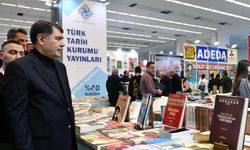 Ankara Kitap Fuarı’nda son gün: Vali Şahin stantları gezdi