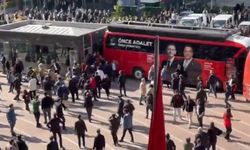 CHP Genel Merkezi'nde arbede: Çevik Kuvvet sevk edildi, Vekiller parmaklıklardan atladı!