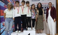 Mamak’ta okul sporları satranç heyecanı! Şampiyonlar belli oldu