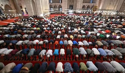 Bayram namazı saat kaçta? İşte il il 2026 Ramazan Bayramı saatleri