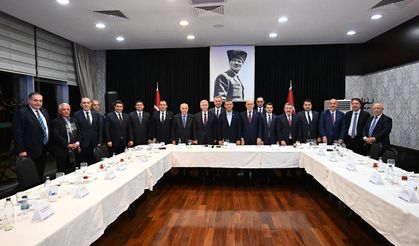 Ankara'daki CHP'li başkanlar toplantıda: Özgür Özel de katıldı