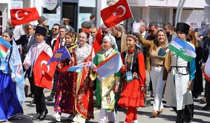 Türk dünyası çocukları Samsun'da buluştu: 9 ülkeden 120 katılımcı sahne aldı