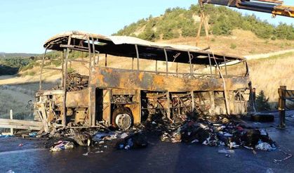 8 kişinin hayatını kaybettiği otobüsten geriye demir yığını kaldı