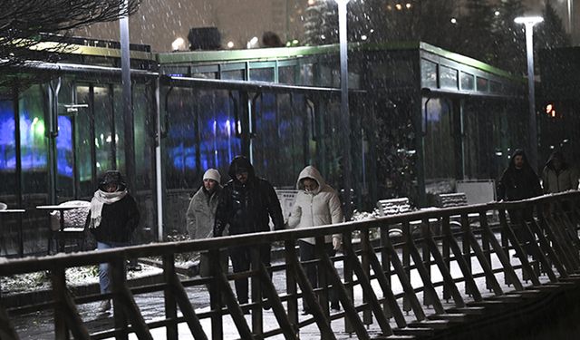 Ankara’nın yüksek kesimleri beyaza büründü: Kar gece boyunca etkili oldu