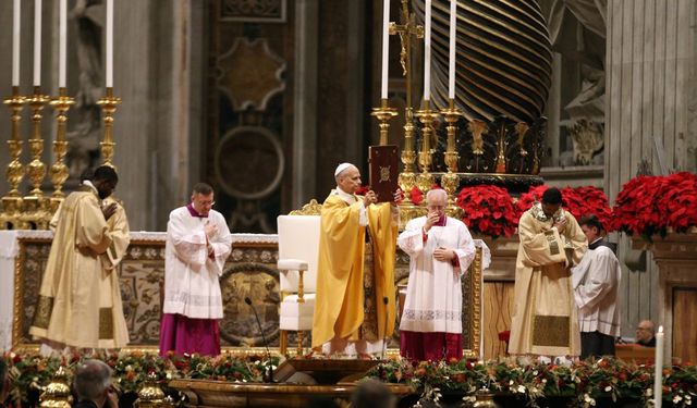 Papa 14. Leo ilk Noel ayinini Vatikan'da gerçekleştirdi