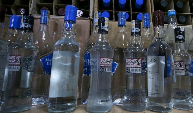 Muğla’daki sahte içki operasyonunda 2 ton kaçak ürün yakalandı