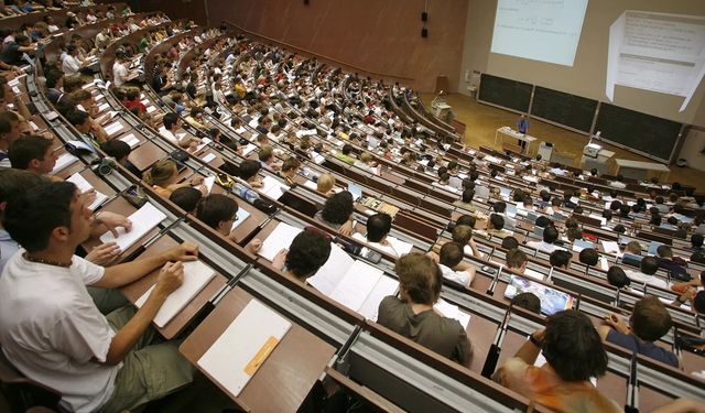 Üniversitelerde 3 yıllık lisans dönemi: Yaz tatili kalkıyor