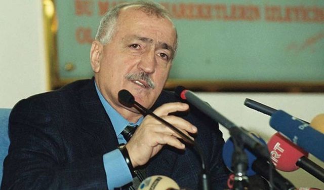 Eski İçişleri Bakanı Saadettin Tantan hastaneye kaldırıldı