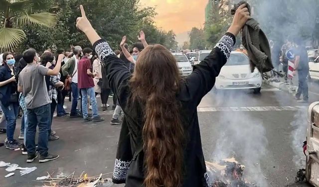 İran’da protestolar 8. gününde: Ölü sayısı 20’ye yükseldi