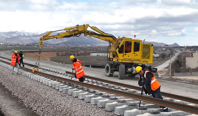Ankara–İzmir Hızlı Tren Hattı’nda çalışmalar aralıksız sürüyor