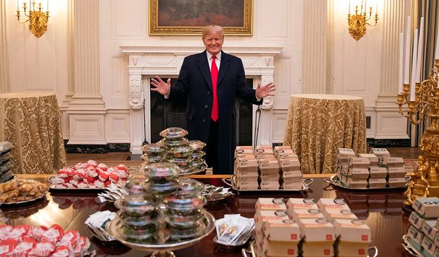 Donald Trump 'krallığını' ilan etti: Dünyaya hükmediyoruz