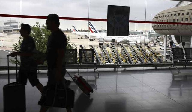TÜİK açıkladı: Türkiye’ye yabancı göçü patladı, Türk vatandaşlarında kaçış büyüyor!