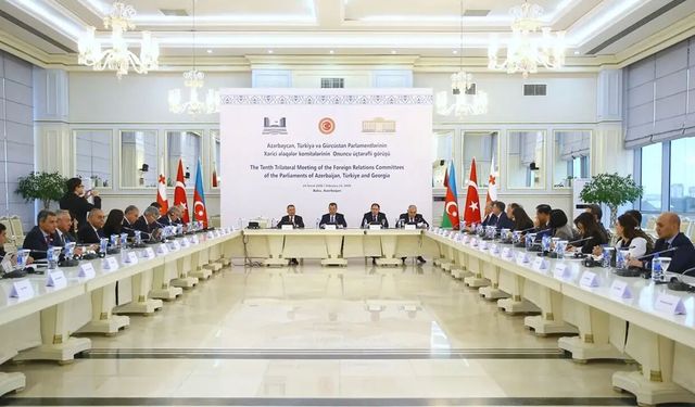 Bakü’de üçlü diplomasi zirvesi: Enerji, güvenlik ve yeşil dönüşüm masada