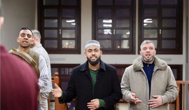 İlahileriyle gündem olan Celal Karatüre Ankara Sincan’da gençlerle buluştu