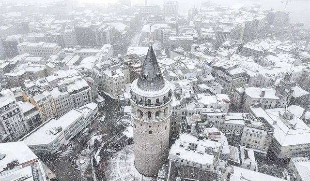 İstanbul’a kar ve fırtına uyarısı: Sıcaklık 1°C’ye düşüyor