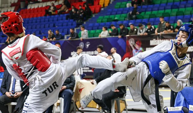 Taekwondocular kozlarını Keçiören'de paylaştı: Başkan yerinde takip etti