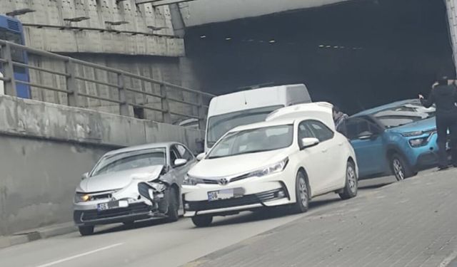 Kızılay’da zincirleme kaza:Ankara trafiği kilitlendi