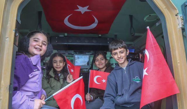 KKTC’de öğrencilere askeri birlik ziyareti: “Mehmetçikle Bir Gün”