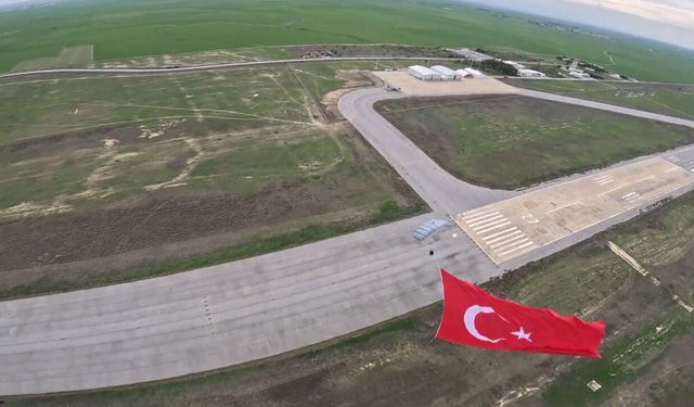 Gökyüzünde tarihi an: Türk bayrağıyla dünya rekoru kırıldı