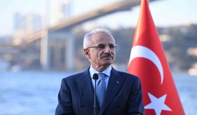 Bakan Uraloğlu duyurdu: Milli elektrikli hızlı tren cuma günü raylara indiriliyor