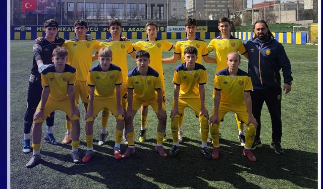 Geleceğin yıldızları zirvede: Ankaragücü U14 sezon bitmeden şampiyon oldu
